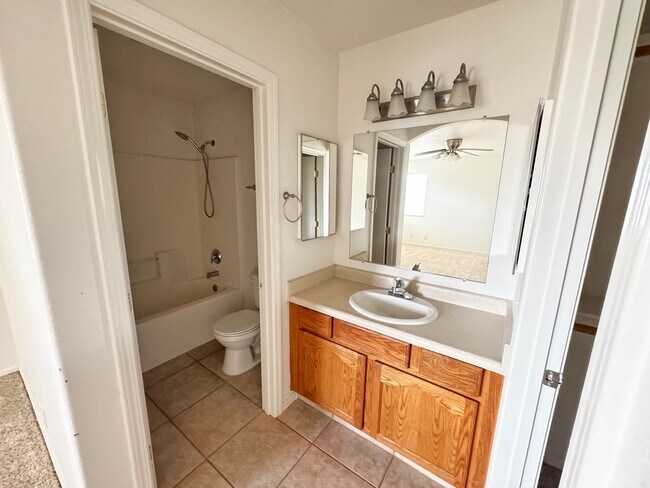 Building Photo - Beautiful 4 Bedroom Home