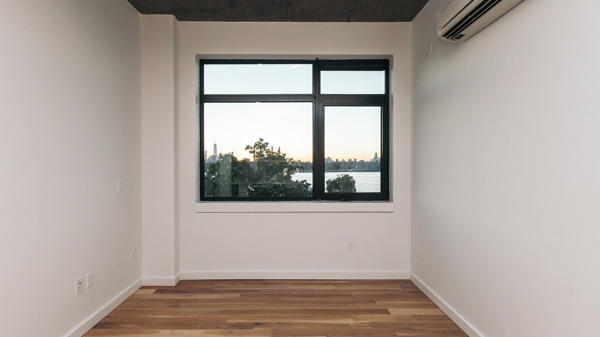 Building Photo - 44 Kent St