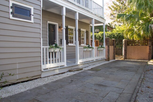 Building Photo - 2 BD/2 BA in Harleston Village
