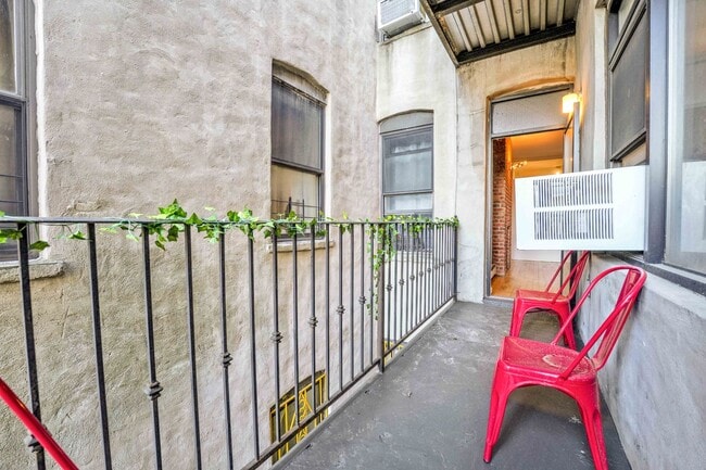 Building Photo - Welcoming  1-Bedroom with Home Office and Private Terrace.