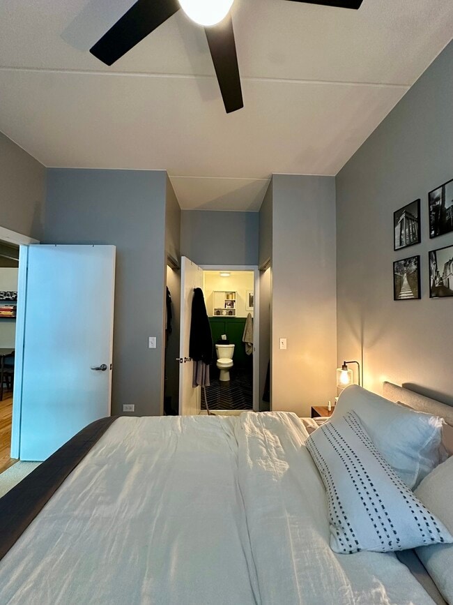 Building Photo - 660 W Wayman St