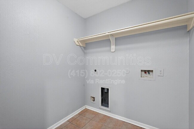 Building Photo - 5603 Caraway Lake Dr