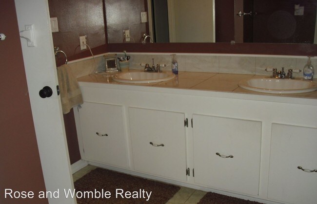 Building Photo - 4 br, 2 bath House - 5525 Society Court