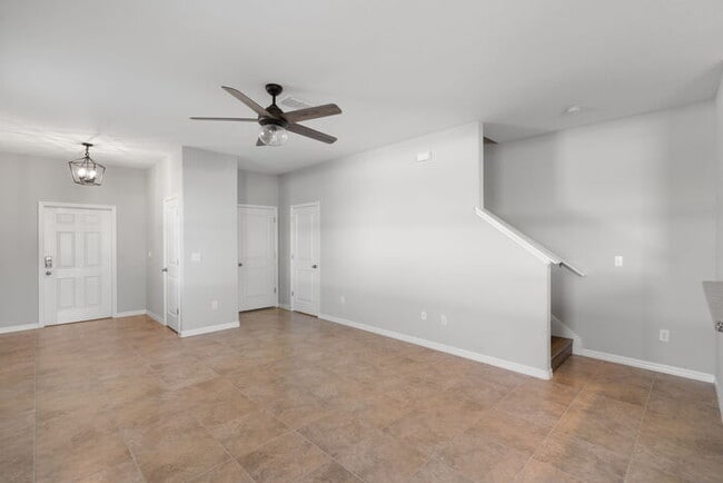 Building Photo - Like New TownHome For Rent in Touchstone!