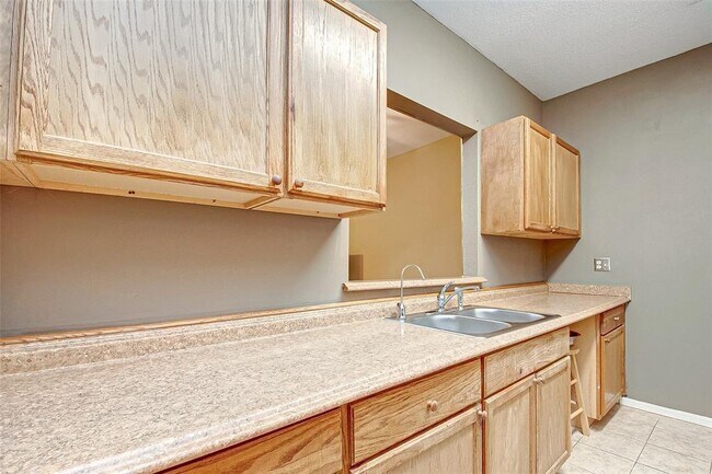 Building Photo - 6000 Reims Rd