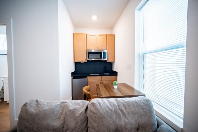 Building Photo - 7611 Victory Reserve St