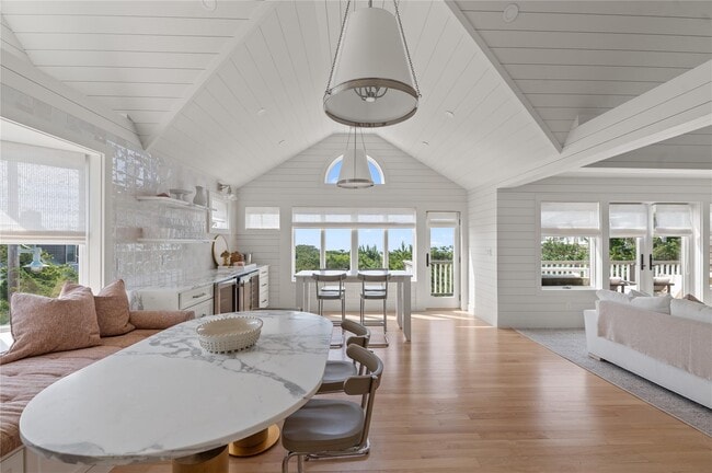 Building Photo - 1005 Surf View Walk