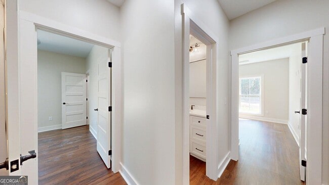 Building Photo - 53 Jericho Ln