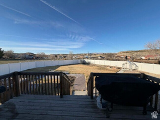 Building Photo - 2095 W 4100 N