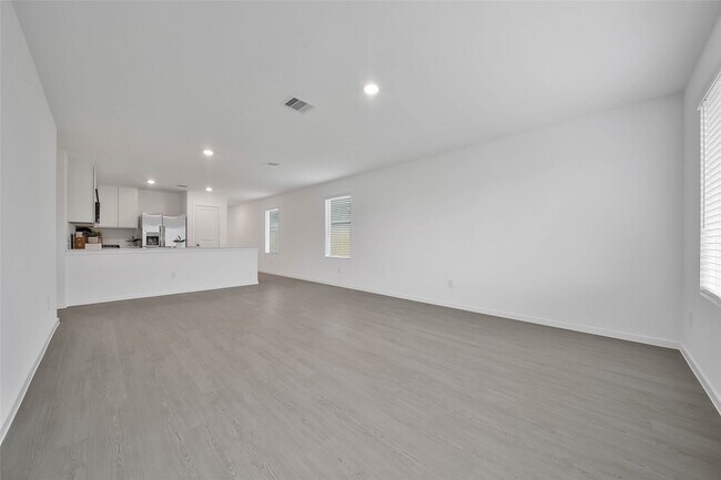 Building Photo - 723 Umbrella Tree Dr