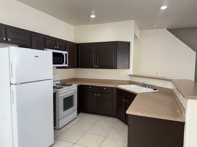 Building Photo - 3520 Glorious Iris Pl