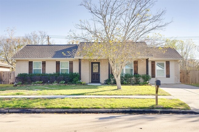 Primary Photo - 702 Dixie Dr
