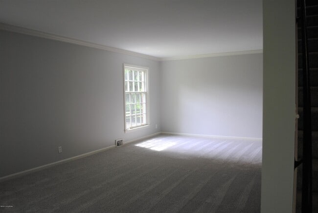 Building Photo - 9836 Longwood Cir