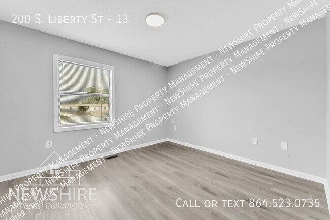 Building Photo - 200 S Liberty St