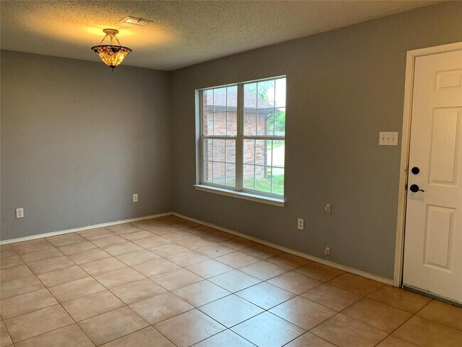 Building Photo - 10141 Chapel Rock Dr