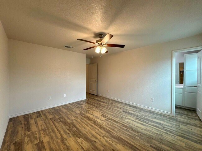 Building Photo - 205 Dolphin Dr