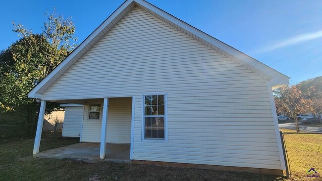 Building Photo - 101 Country Cove