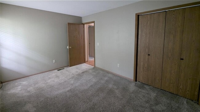 Building Photo - 332 Spencer Pl