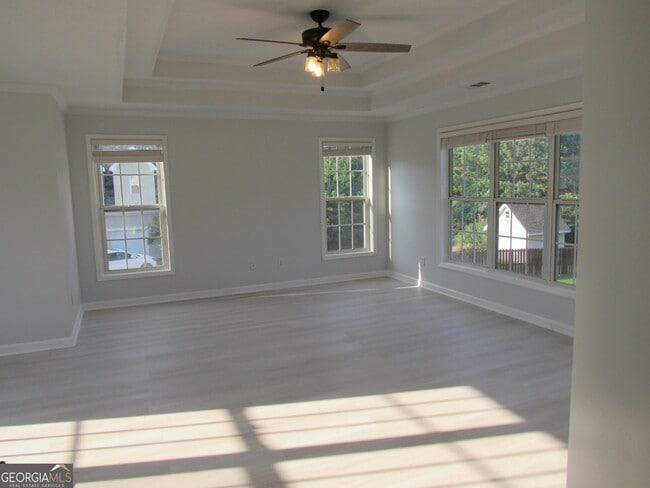 Building Photo - 305 Sunderland Cir