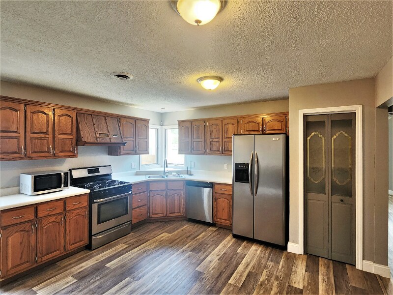 Building Photo - 312 E Adams St