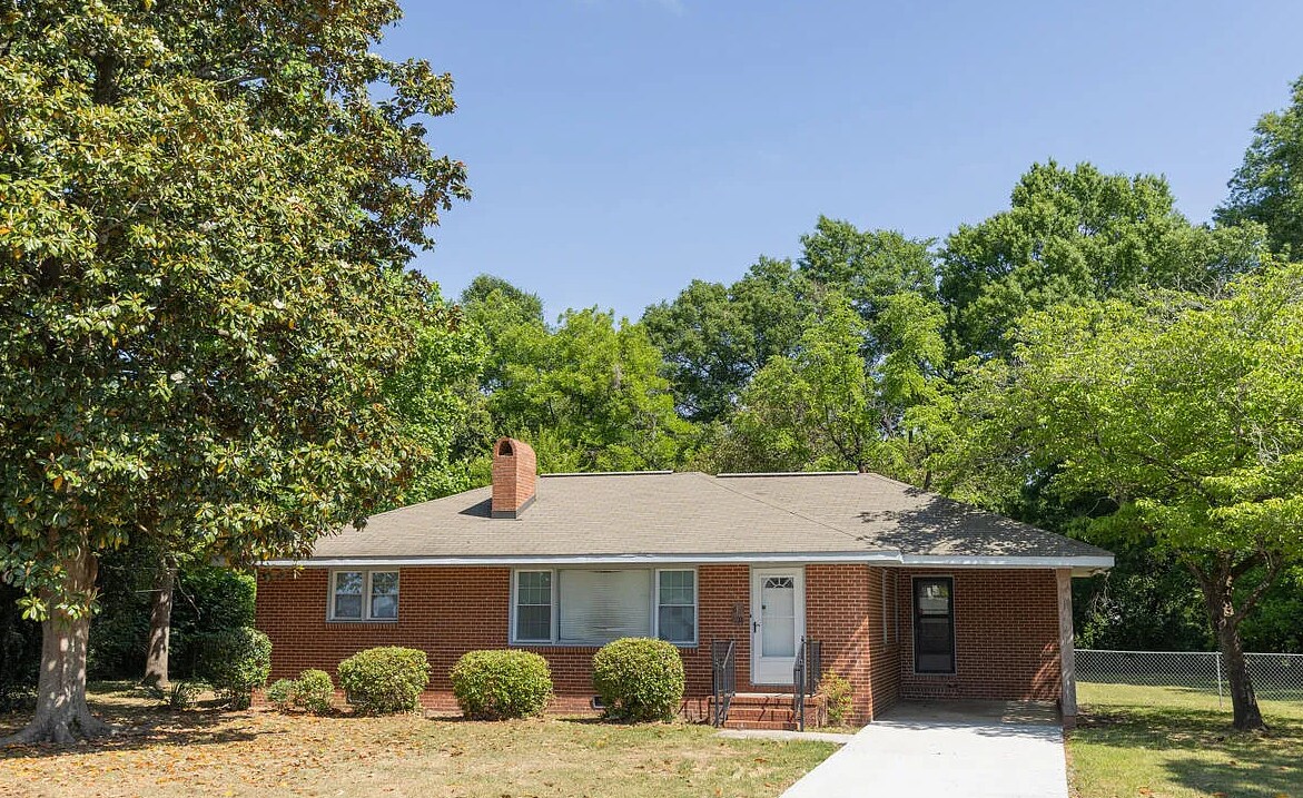 Building Photo - 610 Cherokee Dr