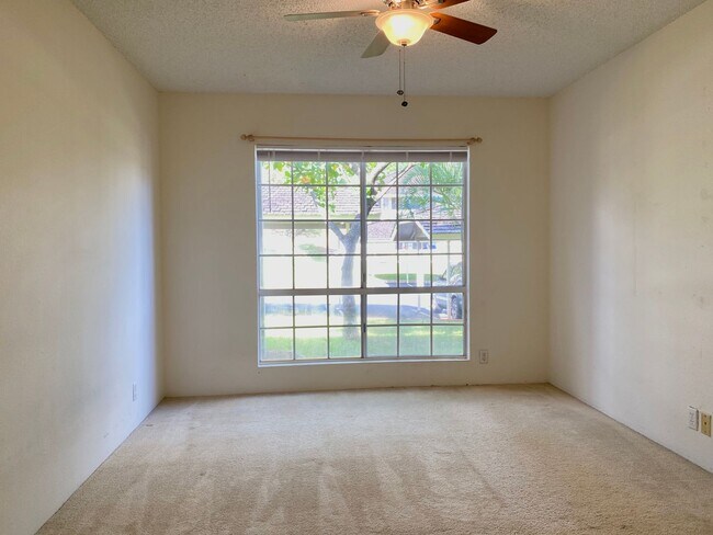 Building Photo - Beautiful 2-bedroom, 1-bath townhouse with 1 assigned parking stall located in a quiet