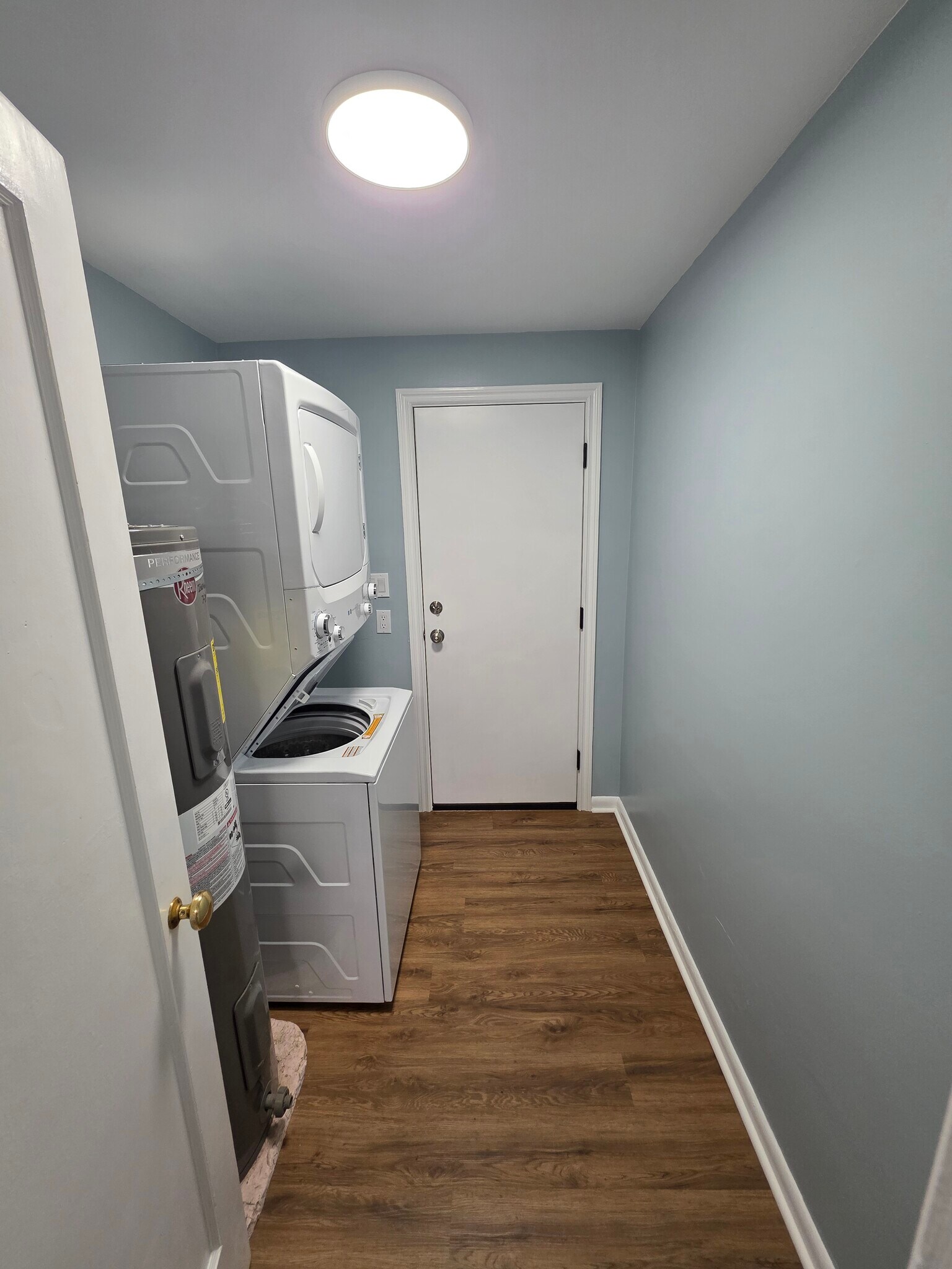 Laundry - 4424 42nd Ave SW