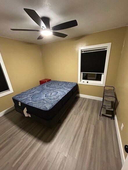 Building Photo - 1230 S Rogers St