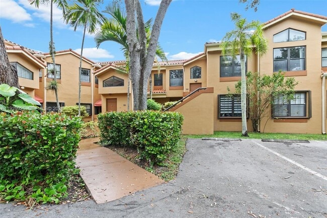 Building Photo - 15569 N Miami Lakeway