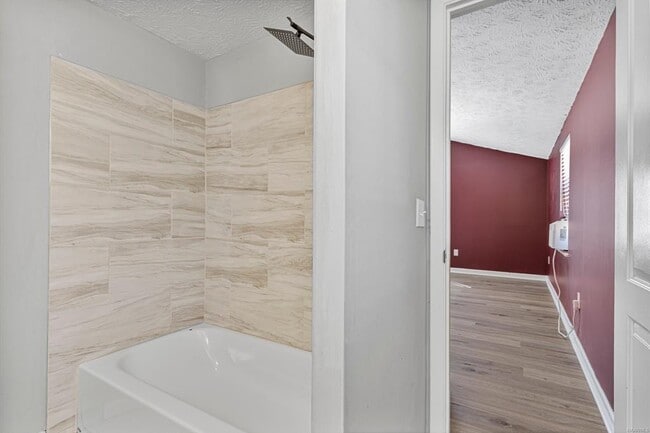 Building Photo - 1216 Old Rdg Rd E