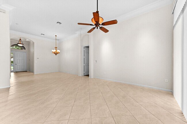 Building Photo - 6823 Fabiano Cir