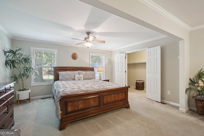 Building Photo - 102 Hickory Dr