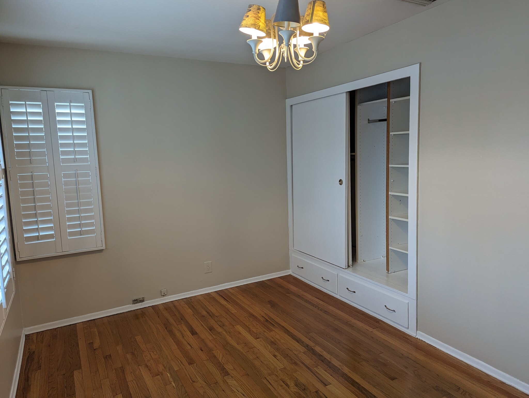 Building Photo - 16045 Leadwell St