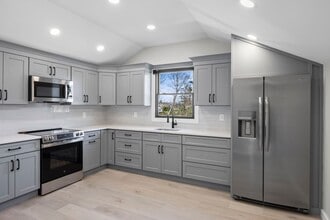 Building Photo - 42 Lamport Ave