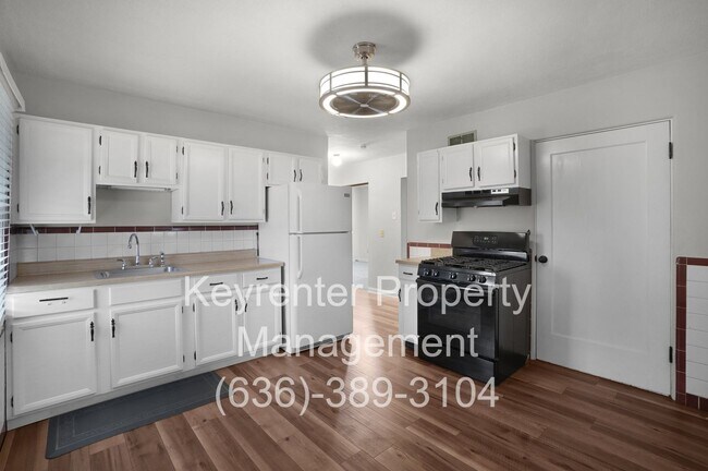 Building Photo - 1045 N New Florissant Rd