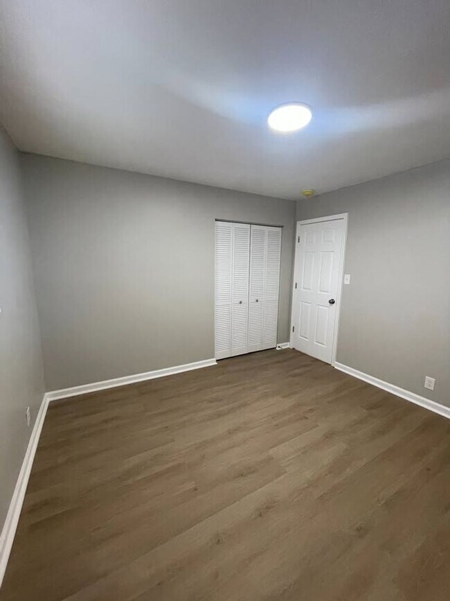 Building Photo - Live in Style at Bellagio East Living I: Convenient and Vibrant Community in Indianapolis