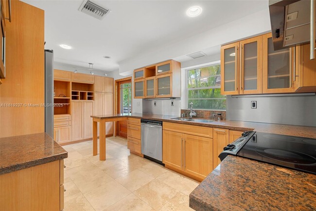 Building Photo - 564 Golden Beach Dr