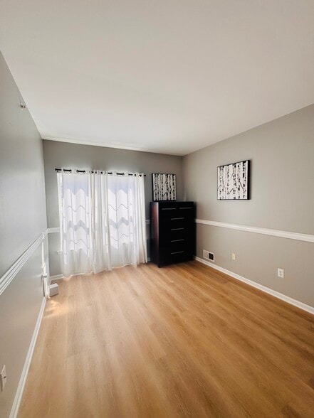 Building Photo - 326 Waterford Ter