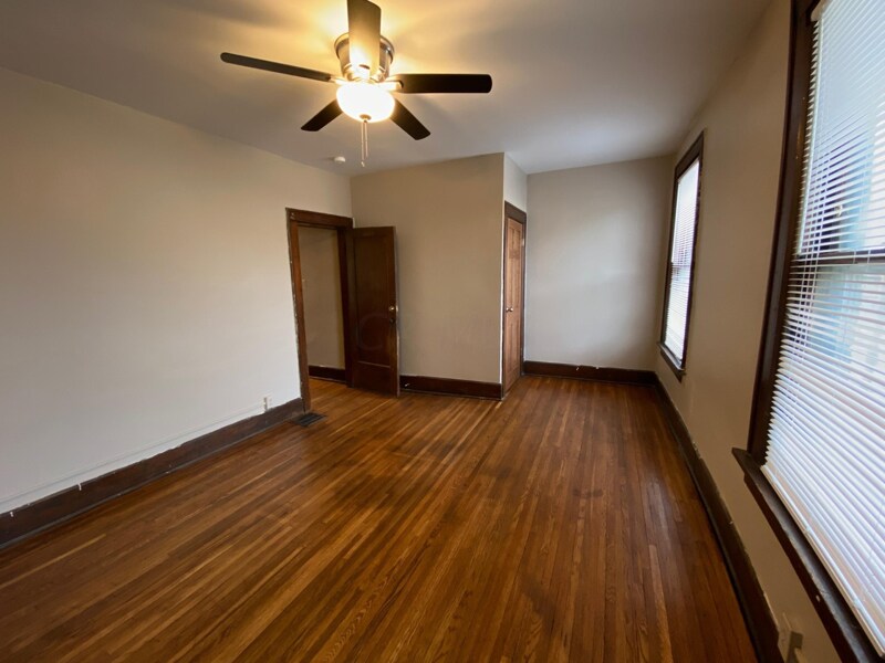 Building Photo - 301 E 19th Ave