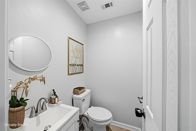 Building Photo - 8595 Parkway Dr