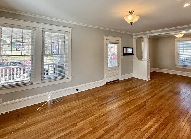 Building Photo - 107 W Geer St