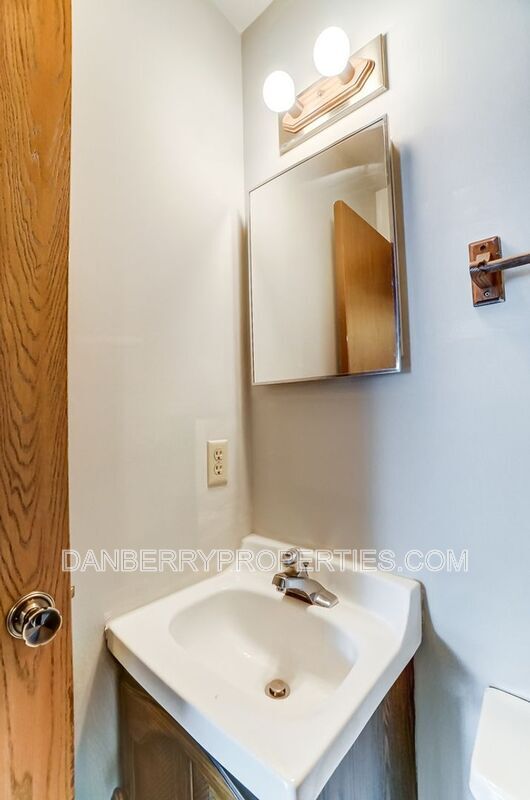 Building Photo - 3164 Kylemore Rd