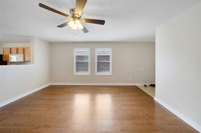 Building Photo - 716 Preston Dr