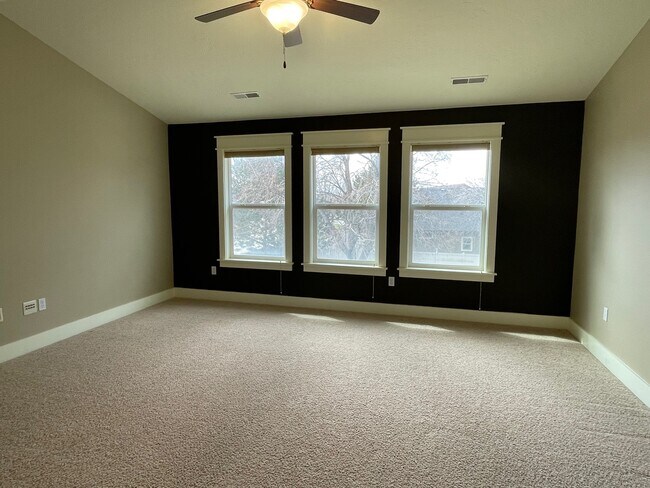 Building Photo - 2725 S Groom Way