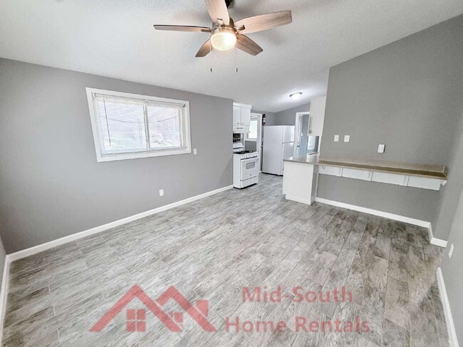 Building Photo - 1775 Colonial Hills Dr