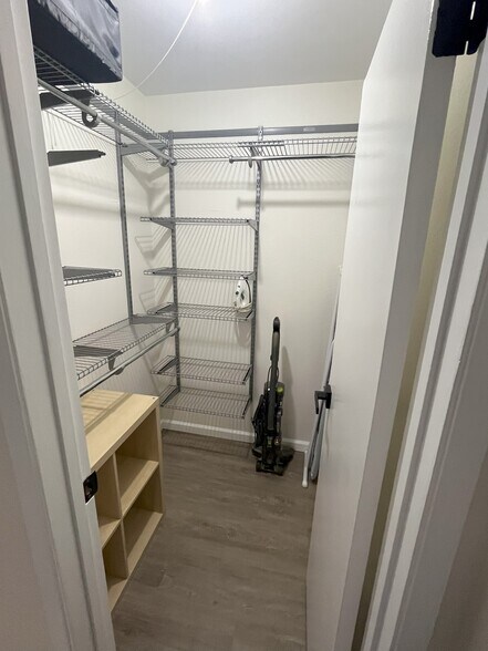 Primary Bedroom (walk in closet) - 1924 Park Grove Ave