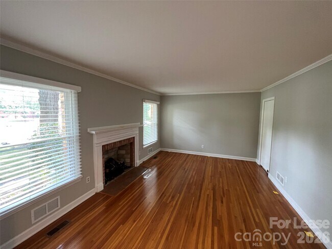 Building Photo - 1116 Bevis Dr