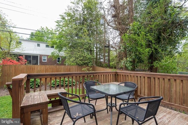 Building Photo - 5106 25th Pl N