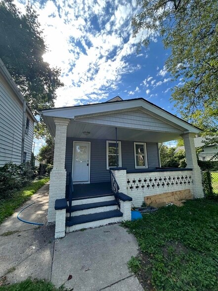 Building Photo - 1582 E 49th St