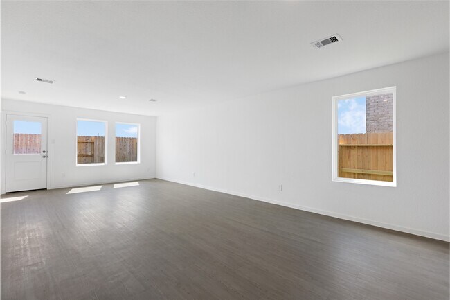 Building Photo - 16854 Great Highlands Dr
